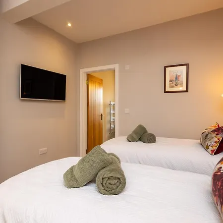 The Little Hideaway - Luxury Two Double En-Suite Bedroom Apartment Бедфорд Экстерьер фото