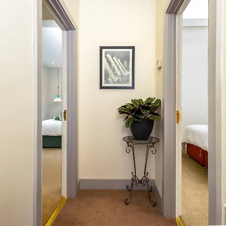 The Little Hideaway - Luxury Two Double En-Suite Bedroom Apartment Бедфорд Экстерьер фото
