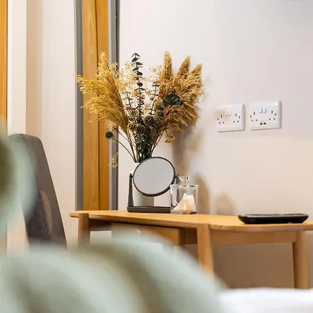 The Little Hideaway - Luxury Two Double En-Suite Bedroom Apartment Бедфорд Экстерьер фото