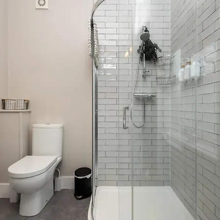 The Little Hideaway - Luxury Two Double En-Suite Bedroom Apartment Бедфорд Экстерьер фото