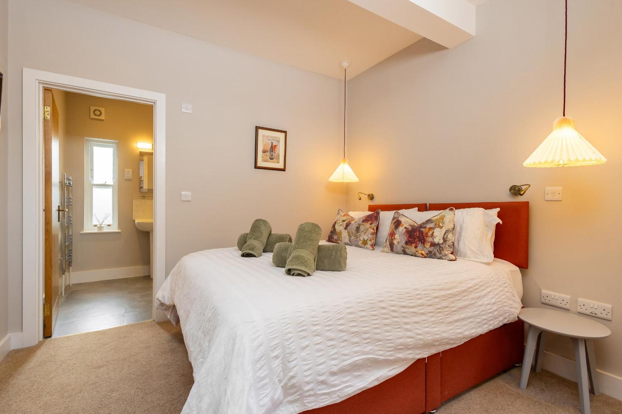 Apartment The Little Hideaway - Luxury Two Double En-suite Bedroom *